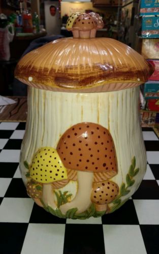 Vintage 1970's Arnel's Mushroom Canister/Retro Ceramic LARGE cookie jar with lid