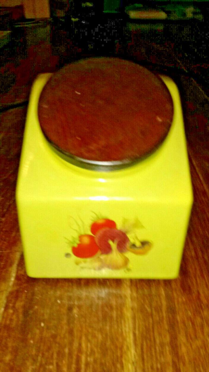 VINTAGE HYALYN CANISTER GREEN W/ VEGETABLE DESIGN WOODEN LID 6