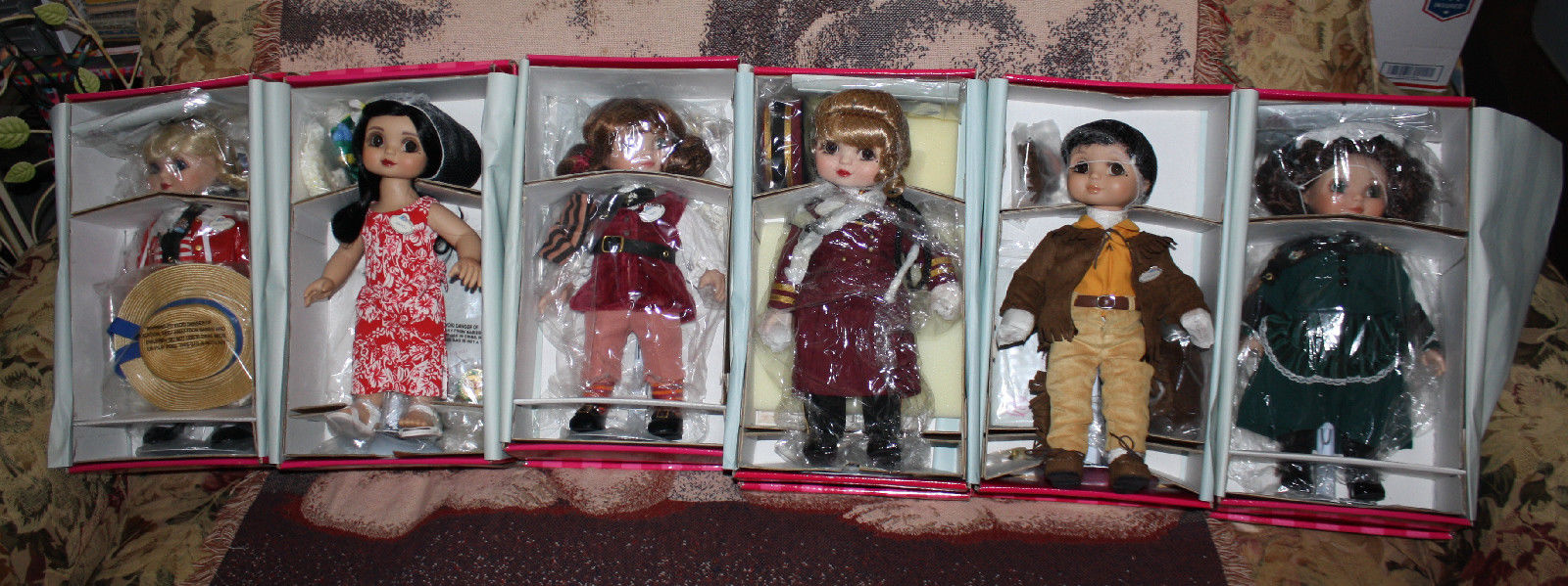 Signed MARIE OSMOND DISNEY ADORA BELLE DOLL COLLECTION Pirates Haunted Mansion
