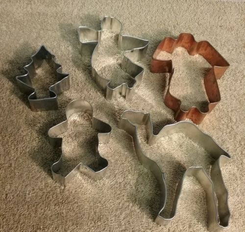 5 metal cookie cutters Christmas theme