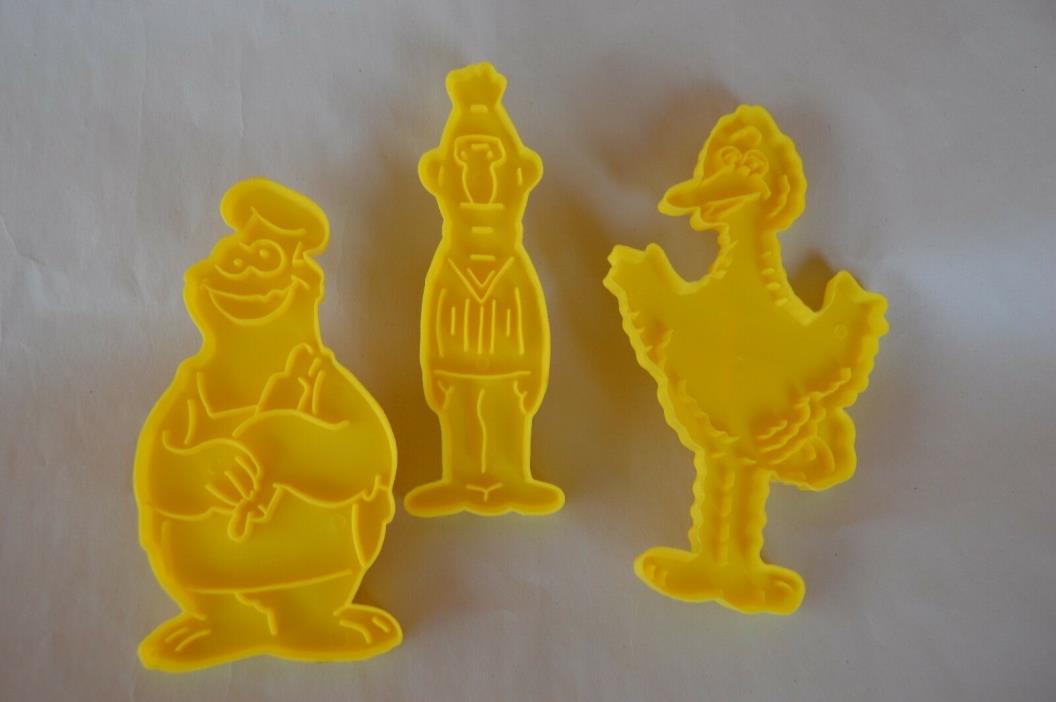 3 1977 Sesame Street Muppets Yellow Cookie Cutters Bert Big Bird Cookie Monster