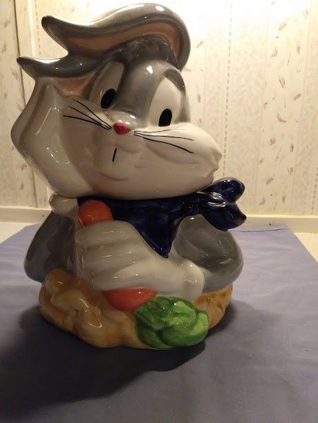 Warner Brothers Bugs Bunny cookie jar