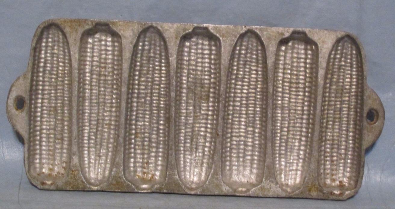 Vintage Cast Aluminum Corn on the Cob 7 Stick Cornbread Muffin Pan 12