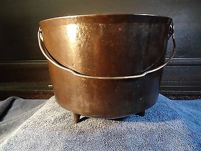 Vintage Cast Iron Bean Pot Cowboy Kettle 3 Legs Footed Cauldron