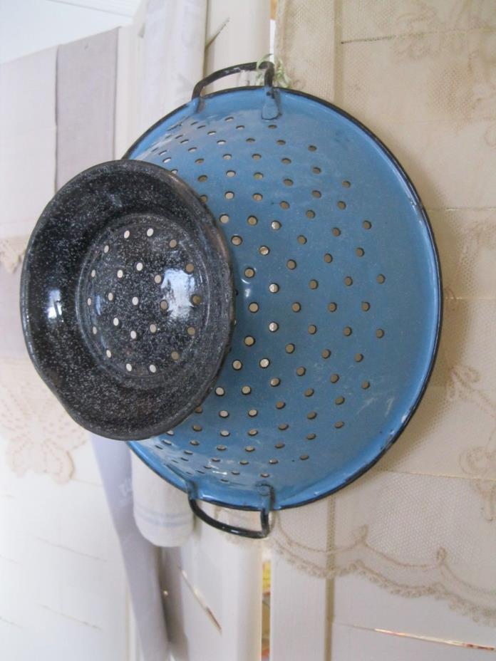 BLUE GRANITEWARE COLANDER -VINTAGE - EX. VINTAGE CONDITION-10 1/2