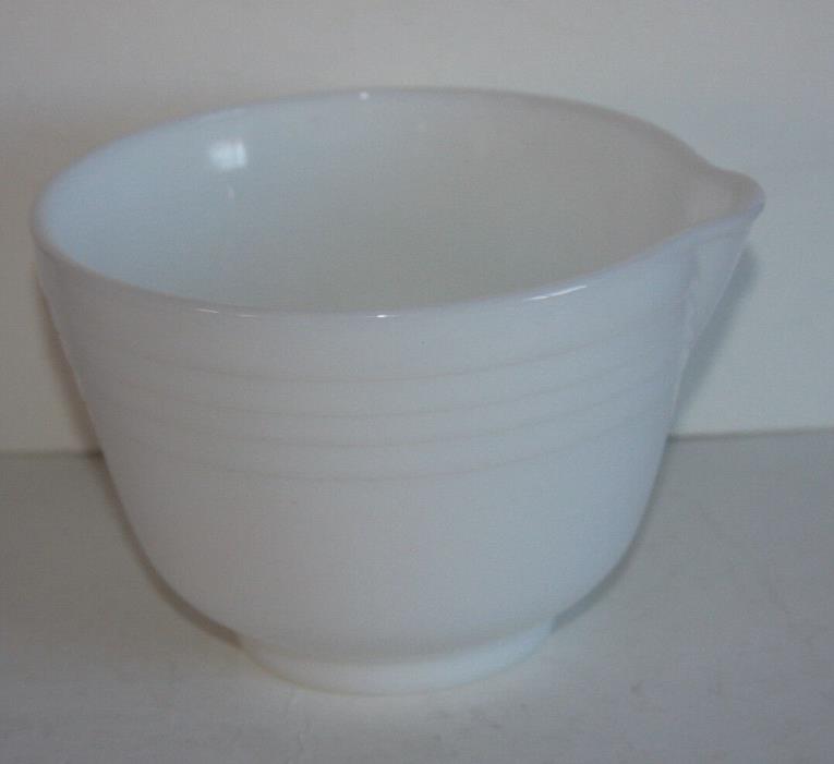 Vintage Pyrex Hamilton Beach Mixing Bowl White With Pouring Spout Made In USA