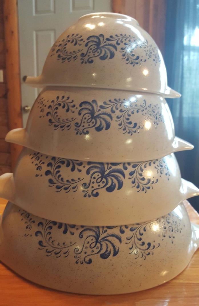 Pyrex - Homestead - Nesting Mixing Bowls - Set of 4 Cinderella Bowls