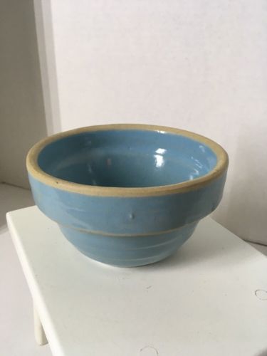 Vintage look Cute light blue mixing bowl no marks 5