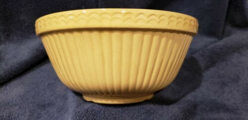Vintage Mason Cash & Co.? 8.75 Inch Bowl Yellowish Tan & White