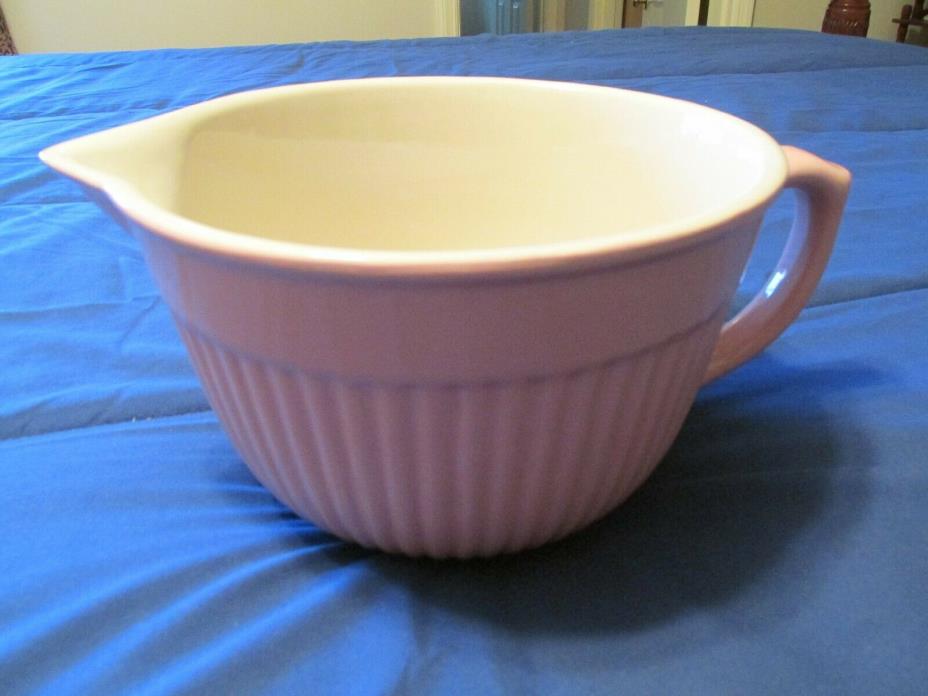 Vintage 8 Cup or 2 Quart Pink and White Mixing / Batter Bowl