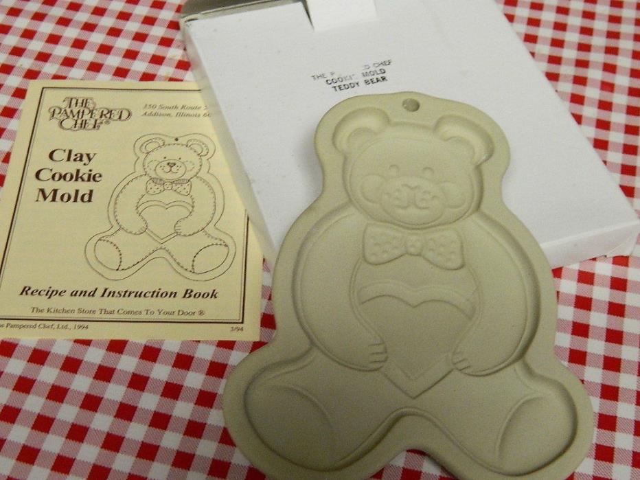 The Pampered Chef Clay Teddy Bear Cookie Mold