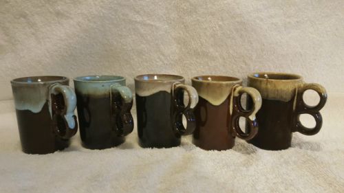 SET OF 5 MID CENTURY DRIP GLAZED COFFEE MUGS IN EXCELLENT CONDITION