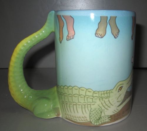 Alligator crocodile old ceramic mug cup c1990 very large 13 ounces