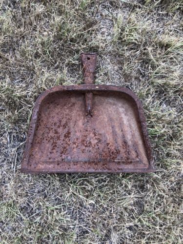 Vintage Rustic Red Metal Tin Dust Pan Primitive