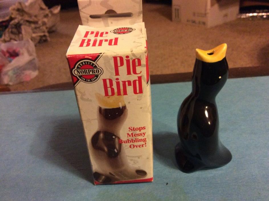 Norpro Oven Safe Ceramic Black Pie Bird Steam Vent Stop Bubbling Over NIB