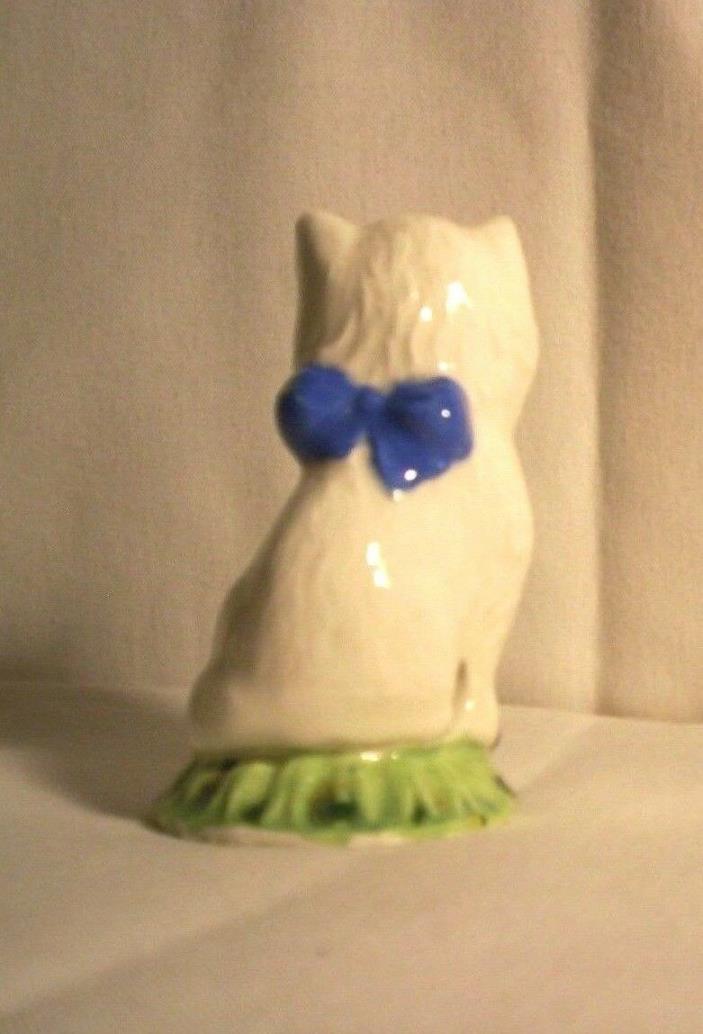 Cat F155 Ceramic Sitting White Cat with Blue Bow Pie Bird