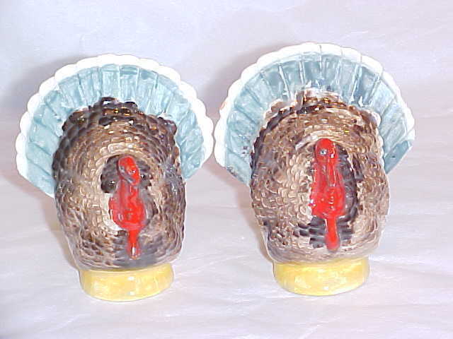 PAIR OF TURKEY SALT & PEPPER SHAKERS CERAMIC GREAT COLORS Vintage Collection