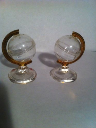 Vintage Globe Bagnell Dam Salt & Pepper Set.