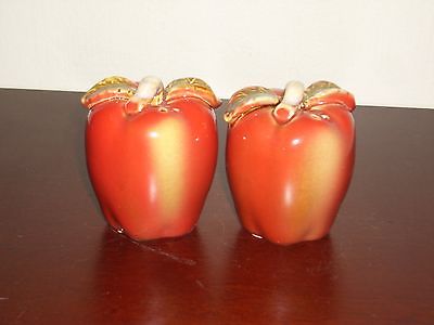 **New** Gorgeous Apples Salt and Pepper Shakers Set