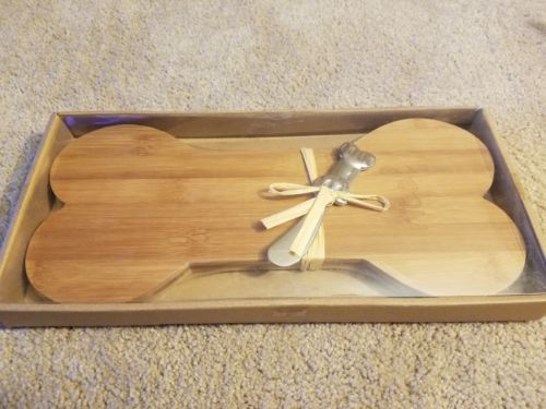 New Bamboo Wood Dog Bone Shaped Cutting Cheese Serving Tray With Spreader