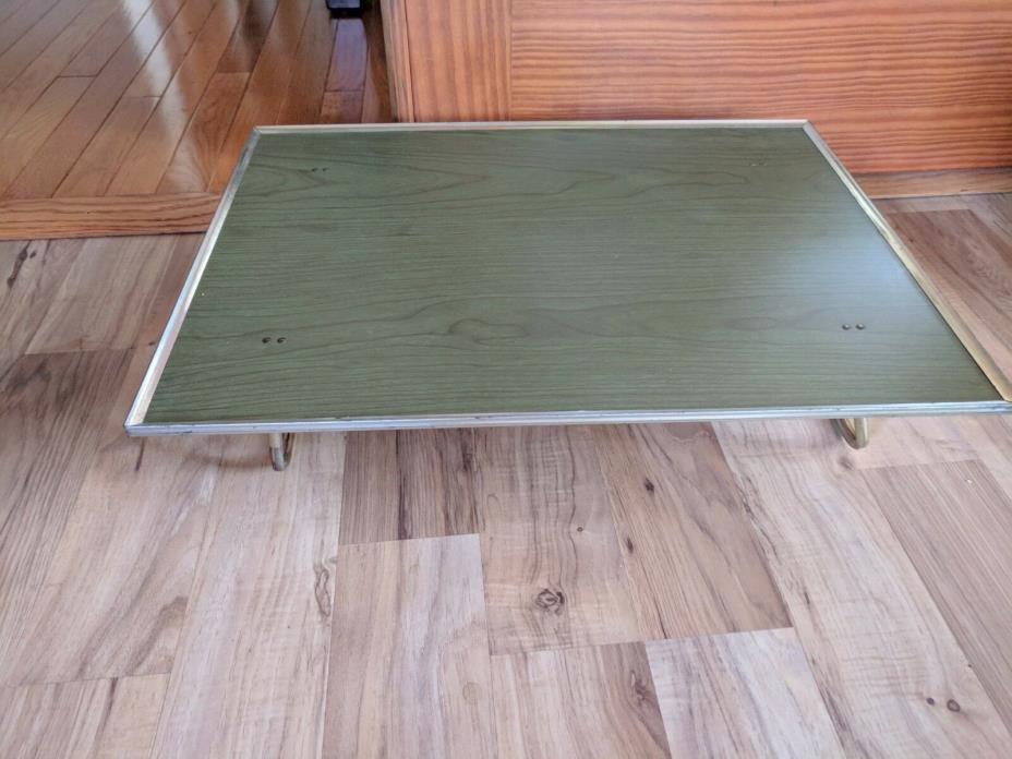 Vintage Green Wood Grain TV Tray With Folding Legs