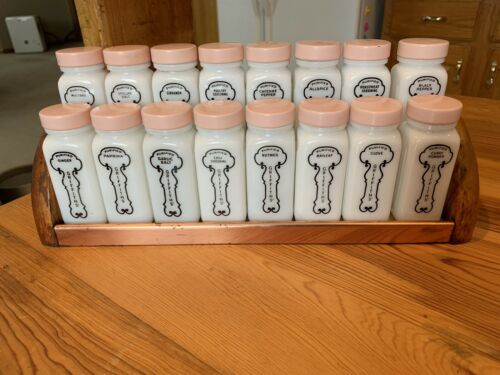 Vtg Griffith’s 16 Count Pink Lidded Spice Jars & Rack