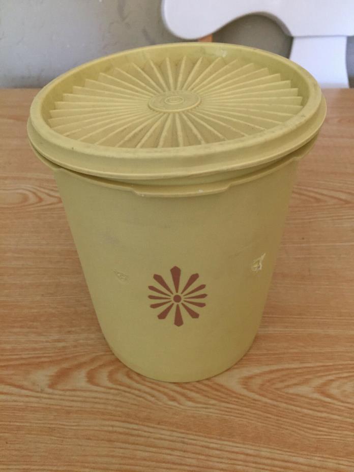 Tupperware 809 Yellow Servalier Canister with 810 Lid