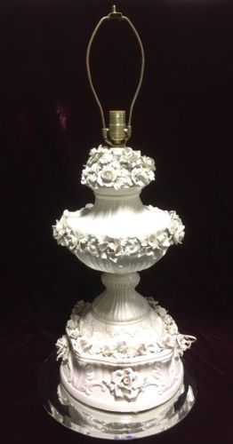 LG. RARE VTG. WHITE ROSE CAPODIMONTE DESIGN MADE IN ITALY  FINE PORCELAIN LAMP