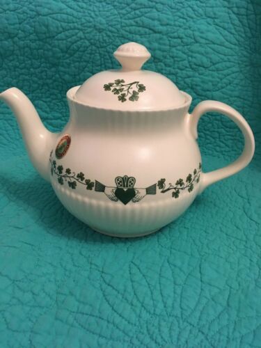 Vintage New Wicklow Vale Ceramics Irish Claddagh/Shamrock 6 Cup Teapot