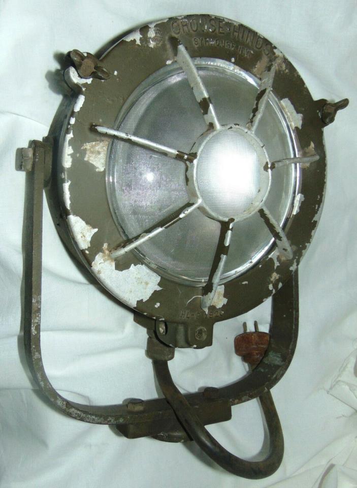 Nice Old Crouse-Hinds Industrial Spot Flood Lamp Search Light