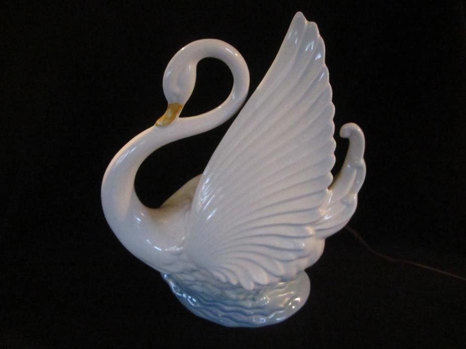 Retro 1950's Ceramic Swan TV Planter Lighted Table Top LAMP, 12