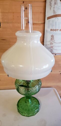 ALADDIN WASHINGTON DRAPE MODEL B GREEN CRYSTAL OIL LAMP WITH SHADE