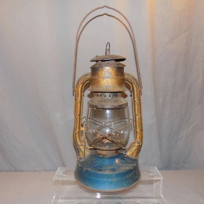 Vintage Dietz No. 2 D-Lite Kerosene Lantern  Dietz N. Y. USA