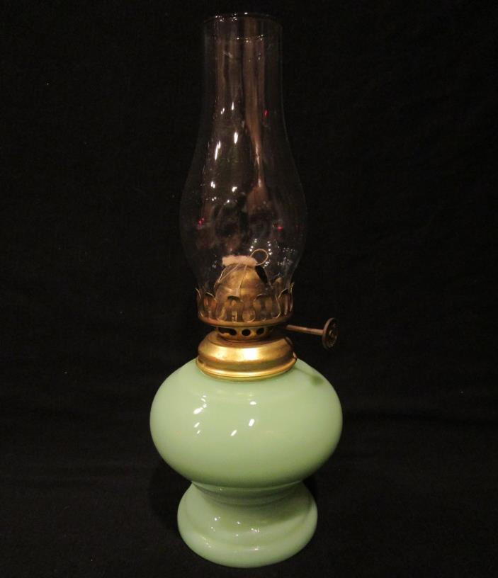 Vintage JADEITE Oil Lamp (3