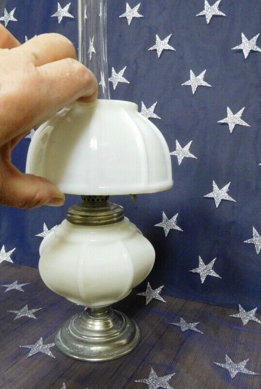 Antique Miniature Oil Lamp, Thuro I, fig128