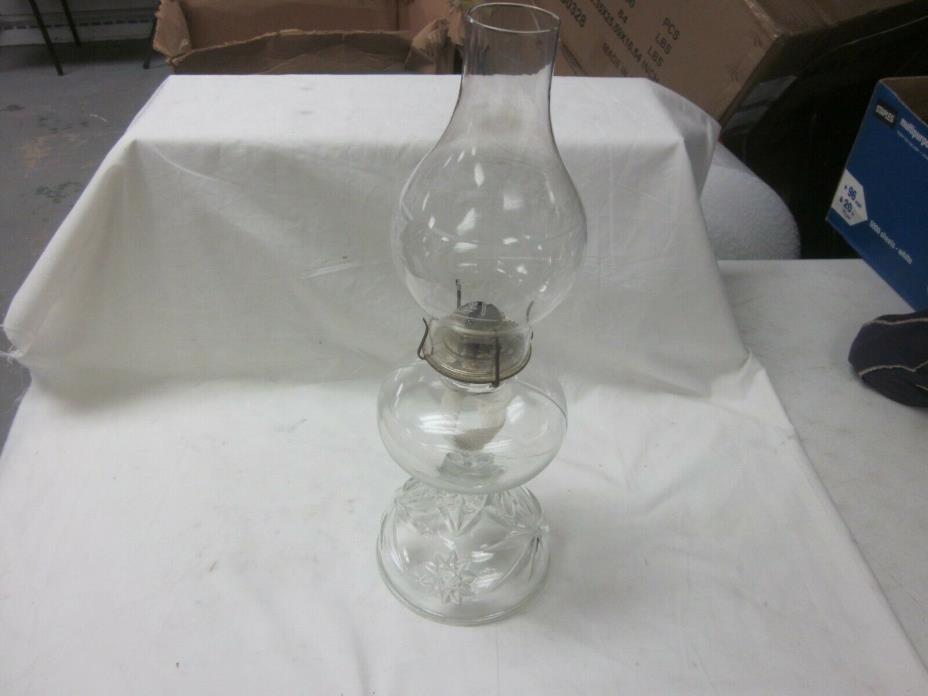VINTAGE ANTIQUE EARLY AMERICAN PRESSED GREEN GLASS KEROSENE  OIL LAMP 18.5