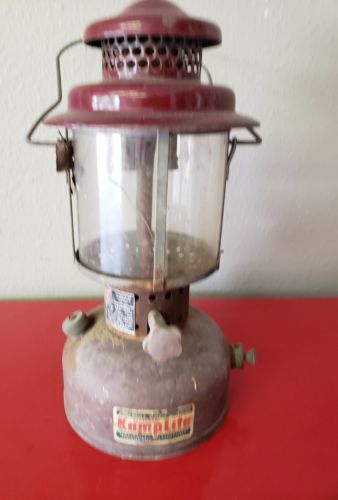 Vintage Kamplite Model RL-3 ( Scotsman) 2-Mantle Gas Lantern. Cracked globe.