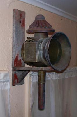 Antique/Victorian Brass Carriage Lamp With Wood Wall Mount Bracket