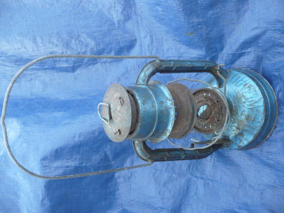 Vintage DIETZ Little Wizard Lantern, N.Y. USA, restoration or parts. No globe.