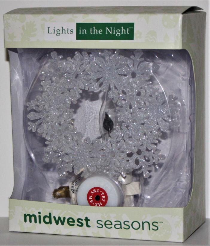 Midwest Seasons Lights in the Night, Snowflakes Wreath w/Flicker Nightlight, NIP