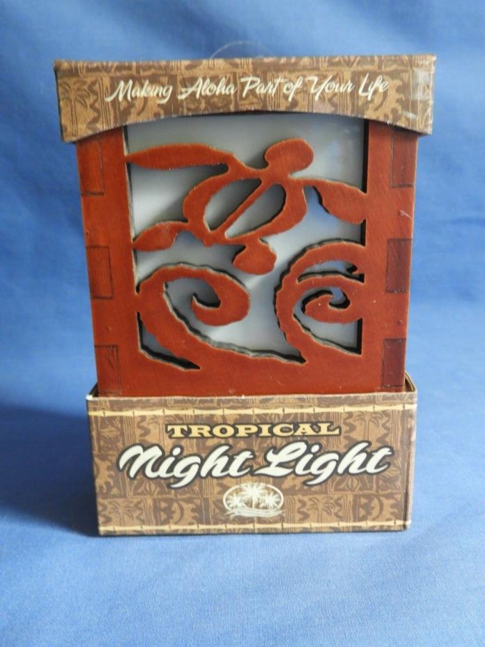 TROPICAL NIGHT LIGHT * HAWAII * MADE OF WOOD * NEW IN PACKAGE