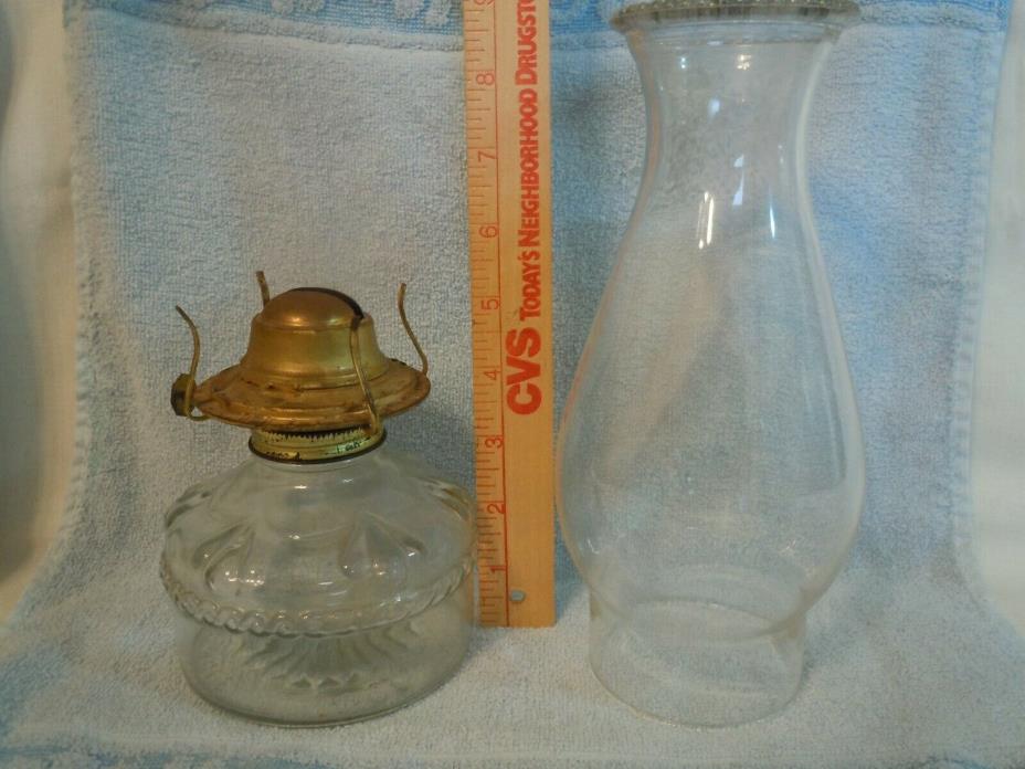 Vintage Eagle Glass Kerosene/oil Lamp with Chimney