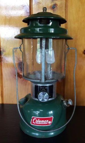 VINTAGE 1974 COLEMAN LANTERN Model 220H Two Mantle Pyrex Globe~WORKS!