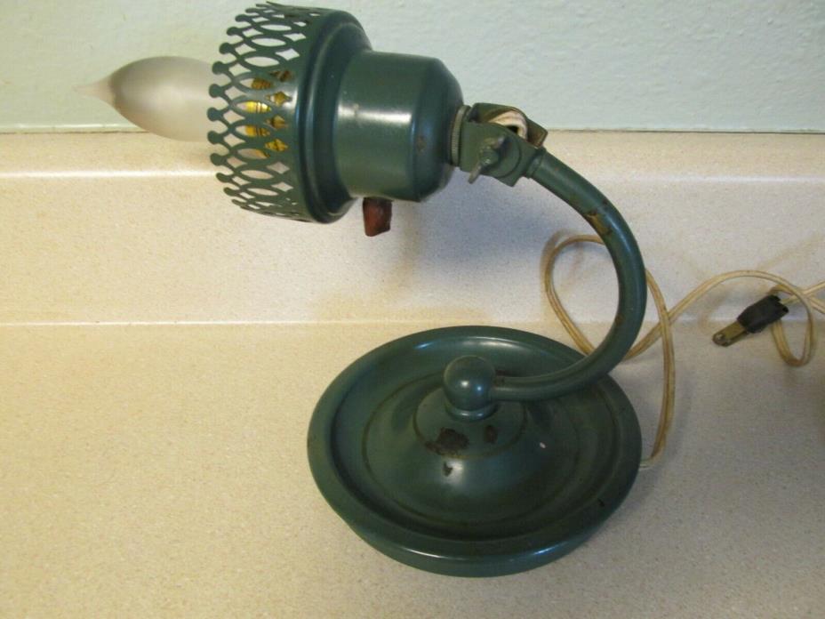 VINTAGE WALL MOUNT METAL ELECTRIC LIGHT WITHOUT SHADE GREEN ADJUSTABLE!