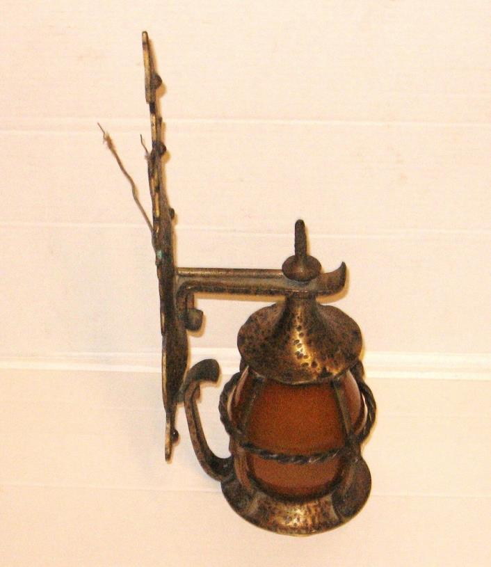 ANTIQUE GOLD GILT CAST IRON WALL PORCH LAMP LIGHT WITH AMBER GLASS