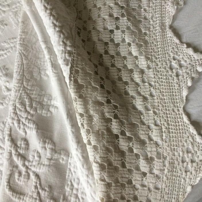 Vtg bedspread coverlet white matelasse crochet lace 84x90