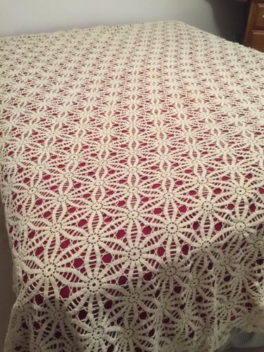 VTG Ivory Queen Coverlet Bedspread Hand Crochet Victorian