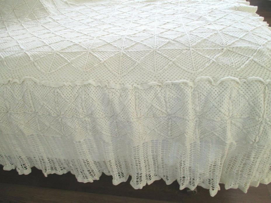 VINTAGE CROCHET BEDSPREAD BEDDING SOFA DAYBED COVER ~ Chic Shabby ~ 60