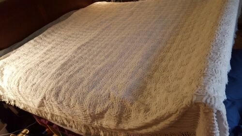 Vintage, White ,Chenille ,Bed Spread Full ?  Heavy Fabric See measurements