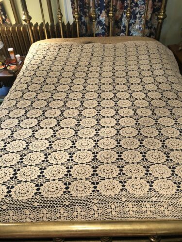 Vintage Crochet Bedspread/coverlet
